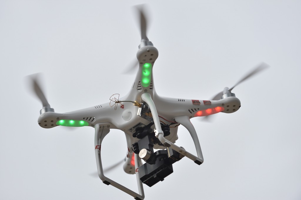 MENXXQ511_MA_DRONE INTEMPERIE